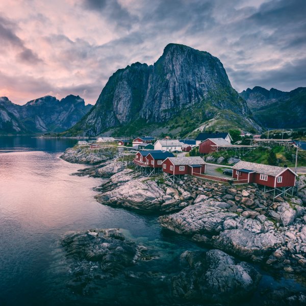 red fisherman cabins in Norway