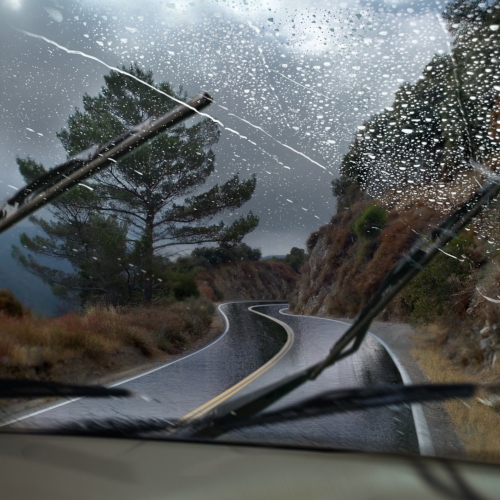 Avoid danger while driving in heavy winds with these tips. 