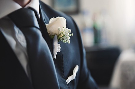 tuxedo boutonniere